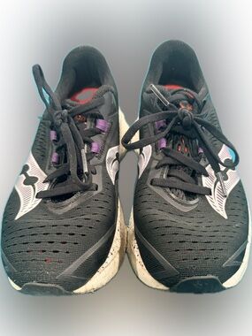 Used womens 6.5 Saucony Endorphin Speed 4